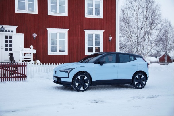 Volvo EX30 Cloud Blue